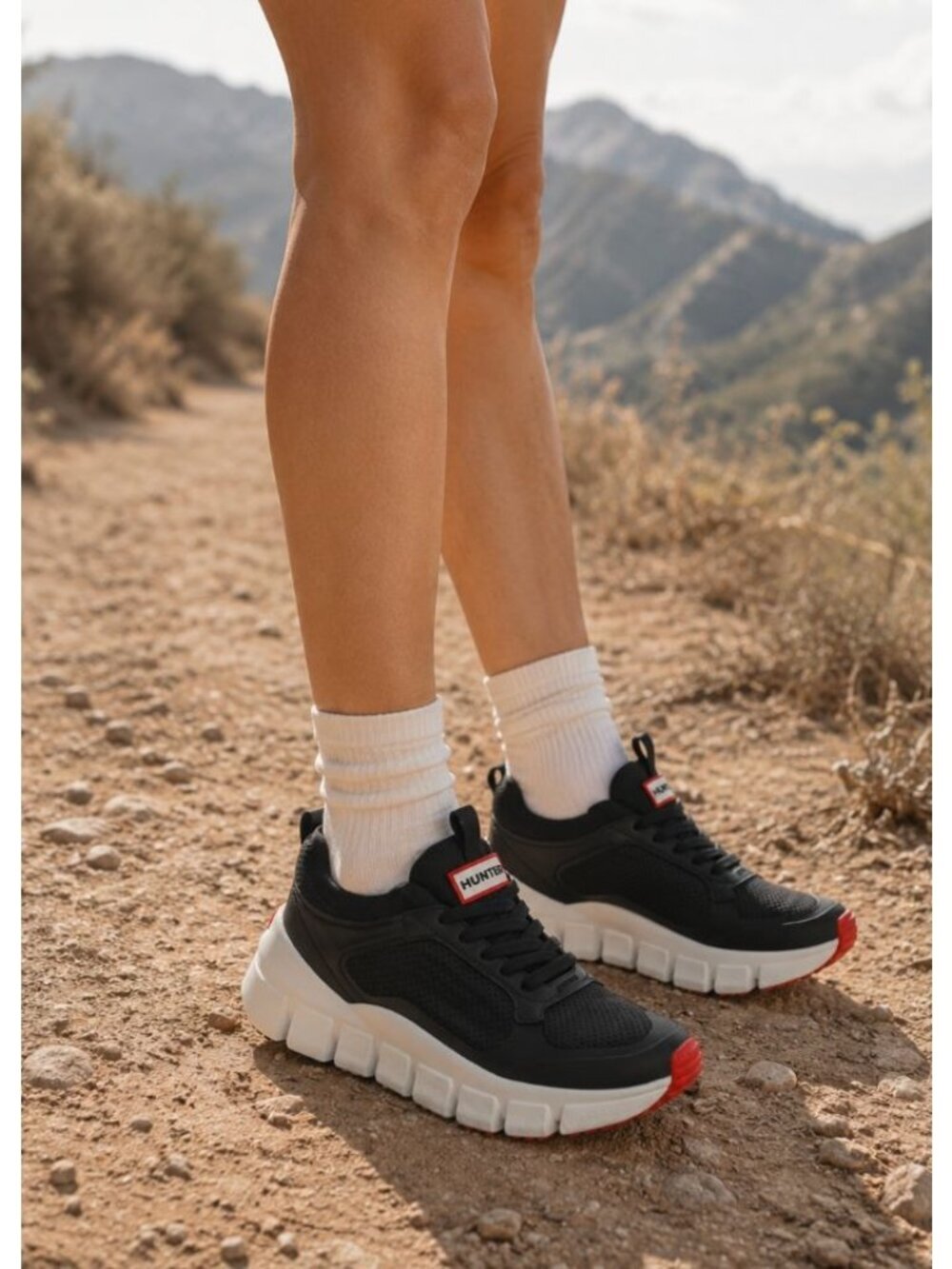 Hunter Irena Low Top Sneaker Black Red Size 6.5 Athleisure Gorpcore Sport Luxe